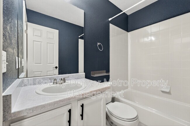 Building Photo - 10203 Vine Ct