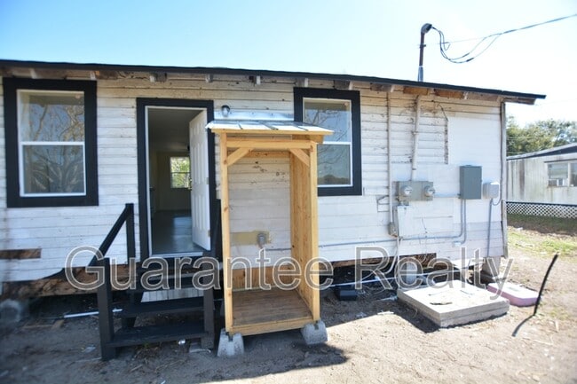 Building Photo - 2726 Shamrock Dr