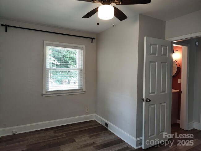 Building Photo - 1225 Condon St