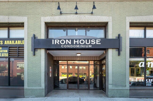 Building Photo - 1333 W Broad St