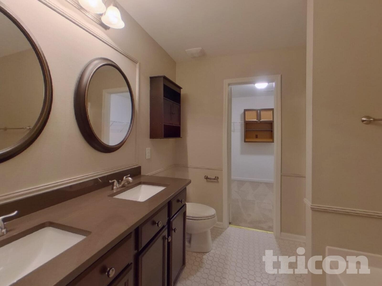 Building Photo - 2848 Village Center Dr