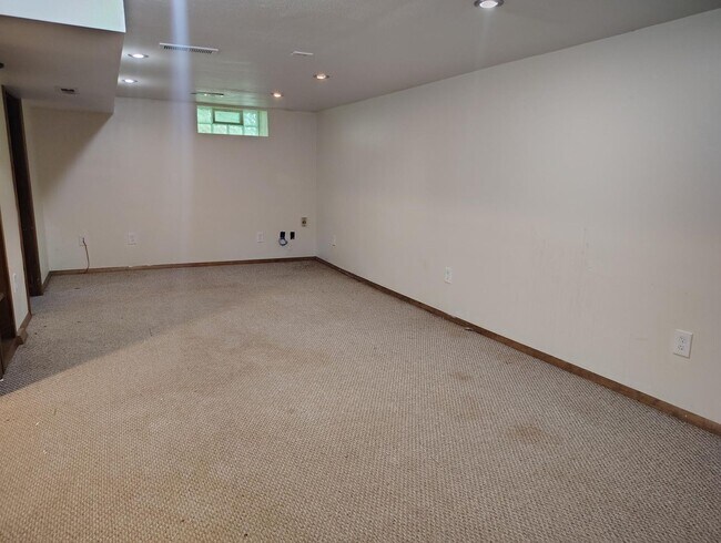 Building Photo - 4628 W Drexel Ave