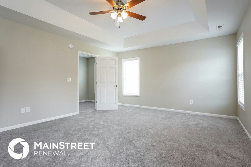 Building Photo - 1505 Golden Bell Dr