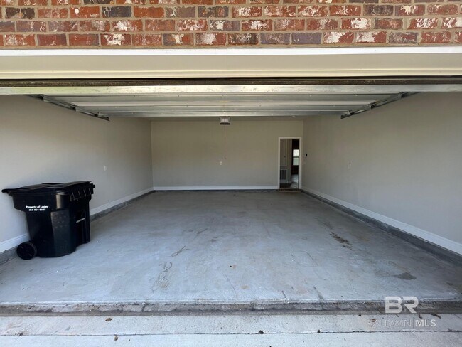Building Photo - 31689 Kestrel Loop