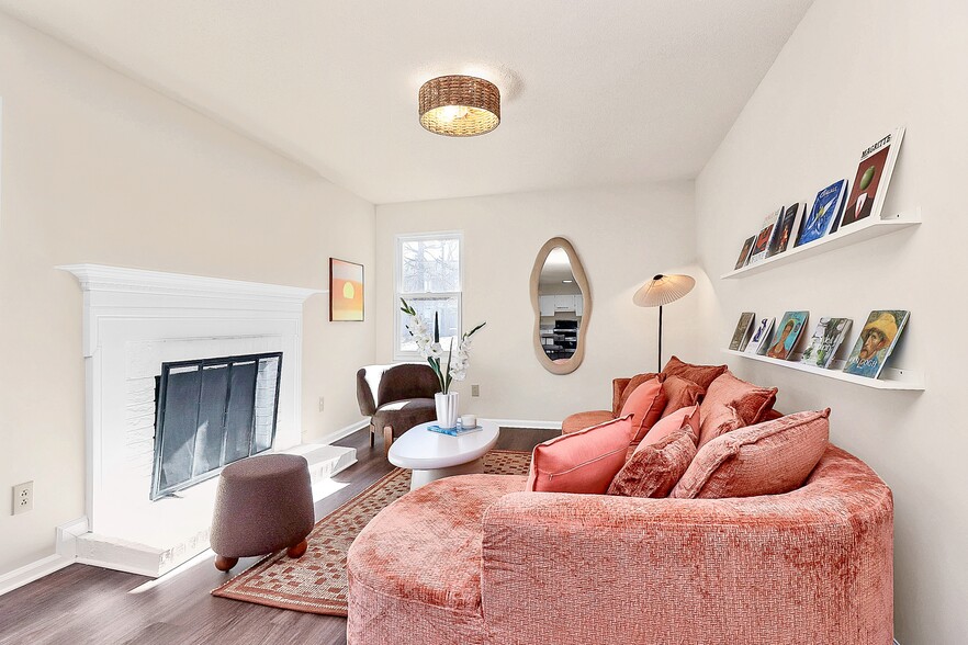 Building Photo - 7737 Batavia Ln