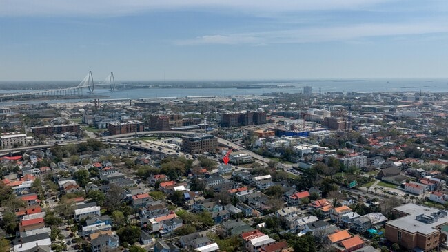 Building Photo - 89 Fishburne St