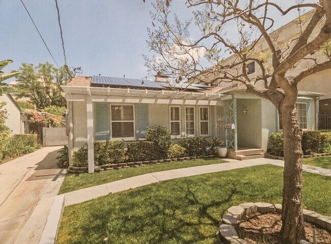 Building Photo - 11861 Laurelwood Dr