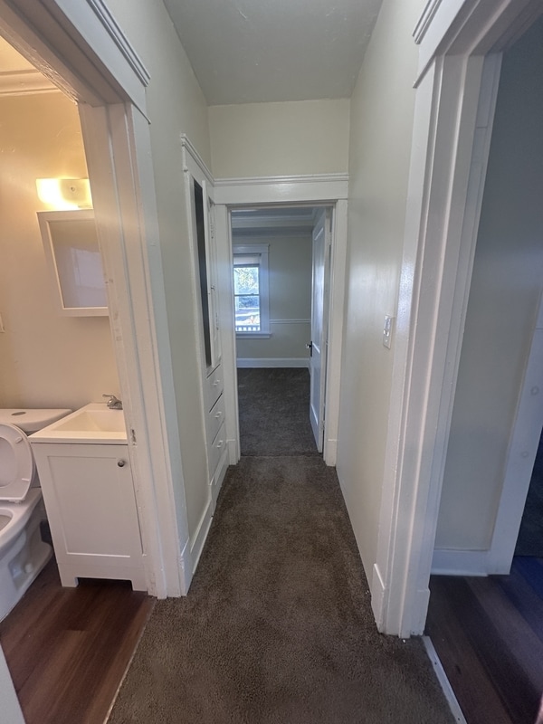 Building Photo - 9604 Manor Ave