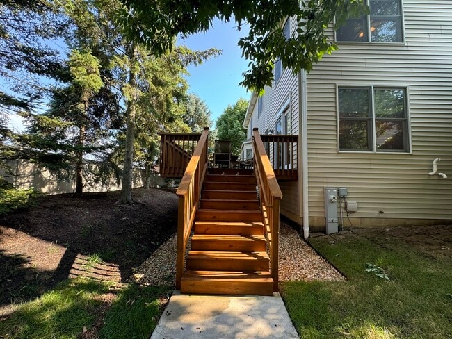 Building Photo - 1N061 Mission Ct