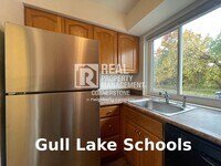 Building Photo - Move In Ready Townhome