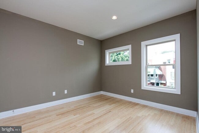Building Photo - Fishtown Townhome