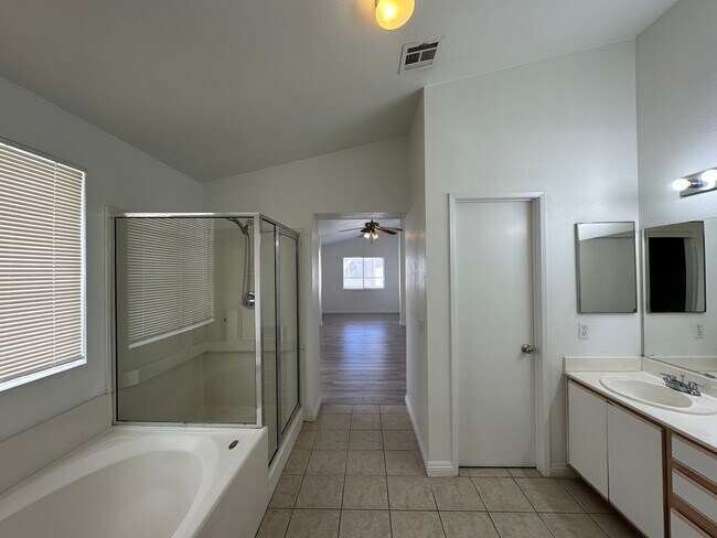 Building Photo - ARBOR GATE 2 AMD