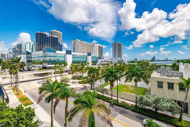 Building Photo - 1400 Biscayne Blvd