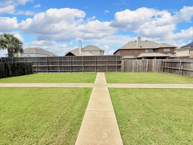 Building Photo - Hidden Gem in Plano’s Trails of Glenwood
