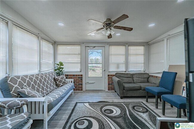 Building Photo - 2627 Nottingham Rd