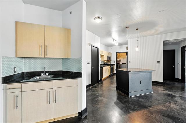 Building Photo - 4414 Cedar Springs Rd