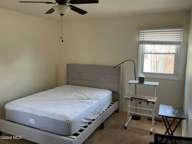 Building Photo - 2 Dyer Dr