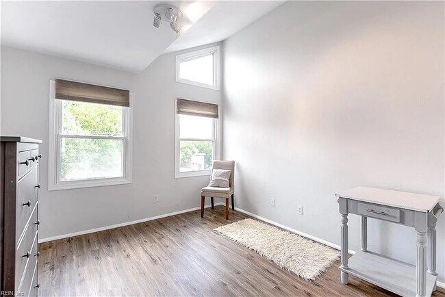 Building Photo - Hampton Blvd