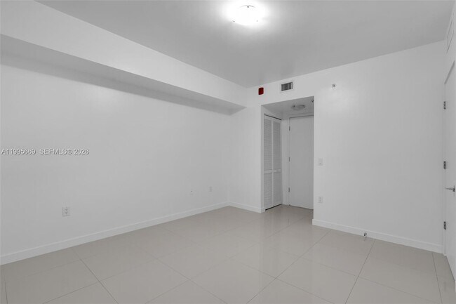 Building Photo - 7661 NW 107th Ave