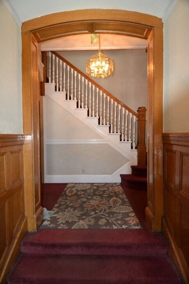 Building Photo - Renovated 1 bed and 1 bath