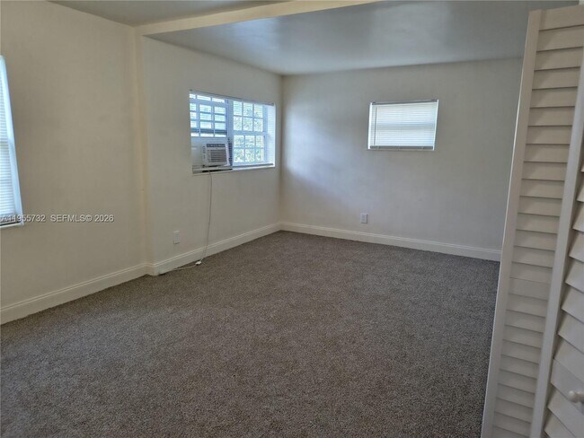 Building Photo - 1030 NW 106th St