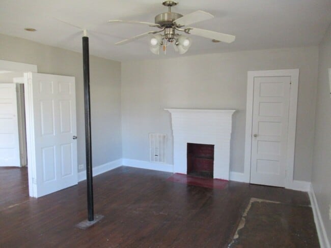 Building Photo - 1404 Maple St