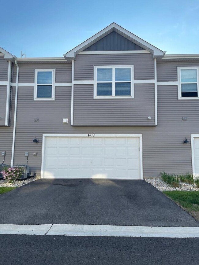 Building Photo - 4219 Chelsea Mnr Cir