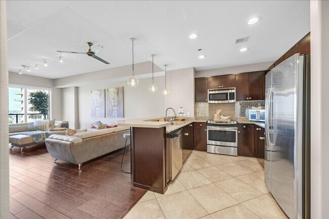 Building Photo - Designer Furnished Beauty at One Las Vegas!