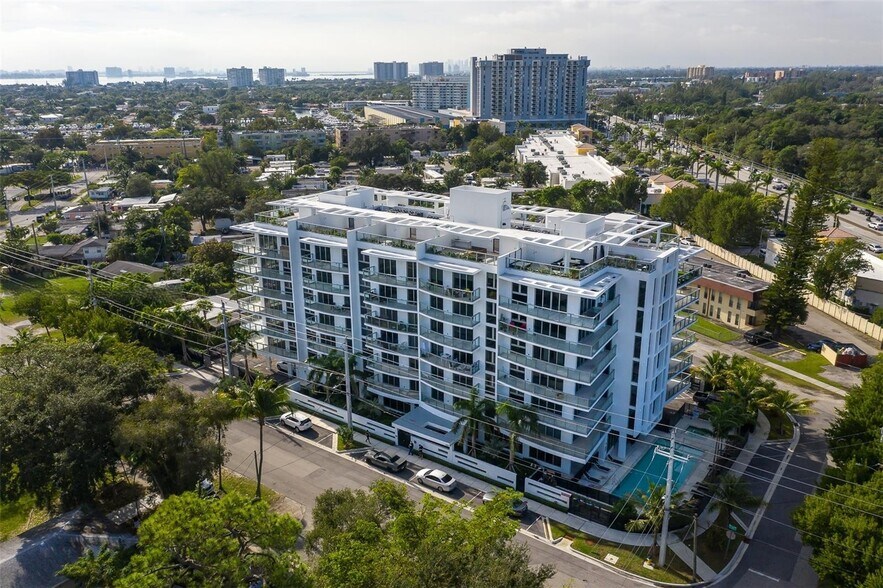 Building Photo - 13800 Highland