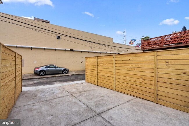 Building Photo - 2625 Ellsworth St