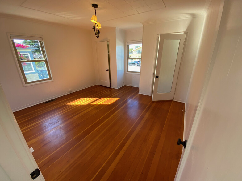 Master bedroom downstairs - 1005 Del Monte Blvd