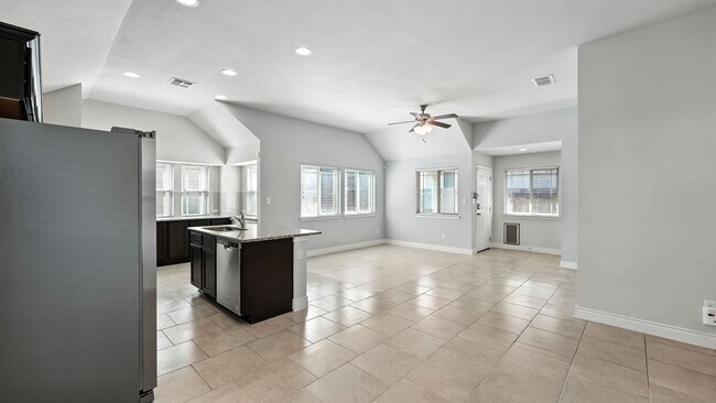 Building Photo - 490 Nautical Lp