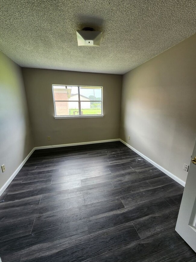 Building Photo - Single family home located in West Memphis