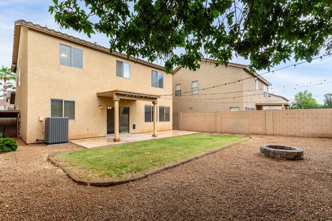 Building Photo - 4509 E Loma Vista St