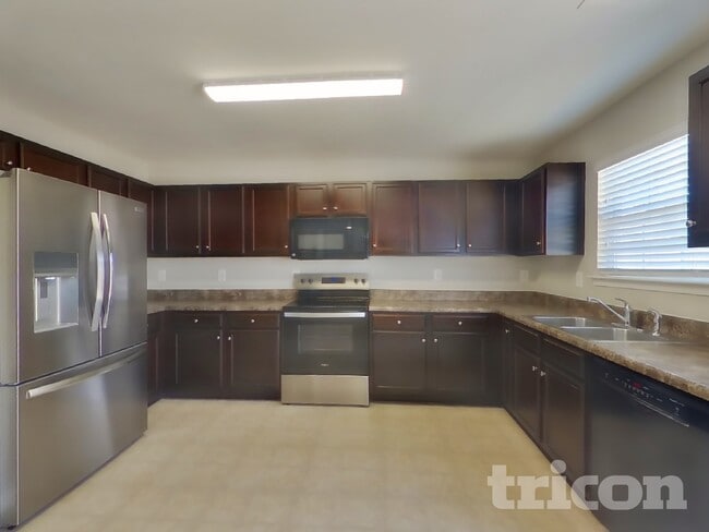 Building Photo - 131 Quail Springs Rd