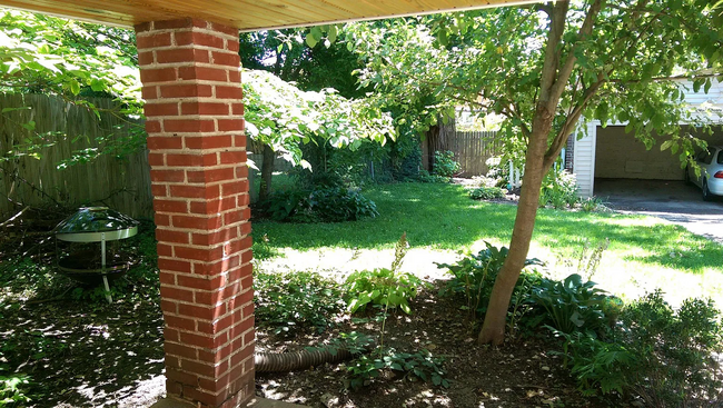 Building Photo - 1140 Moorlands Dr
