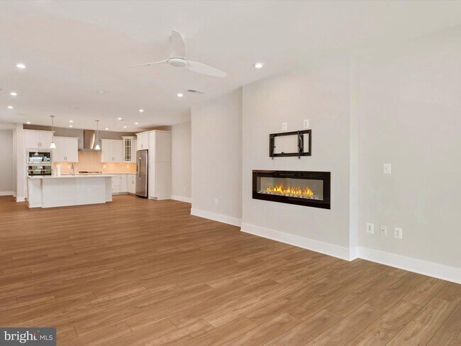 Building Photo - 170 Harrier Wy