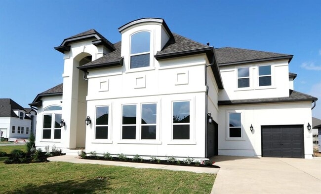 Building Photo - 2300 Sondrio Bnd