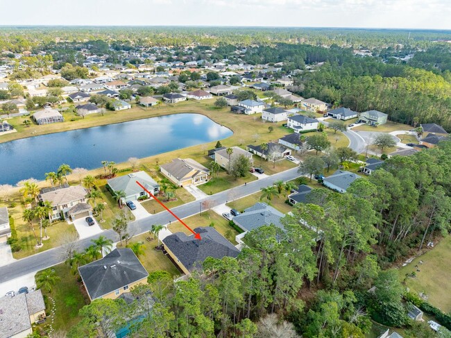 Building Photo - Beautifully maintained and move-in ready, ...