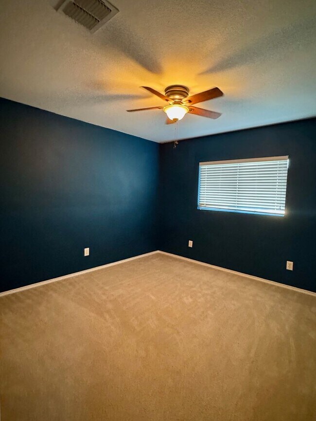 Building Photo - 232 Weeping Willow