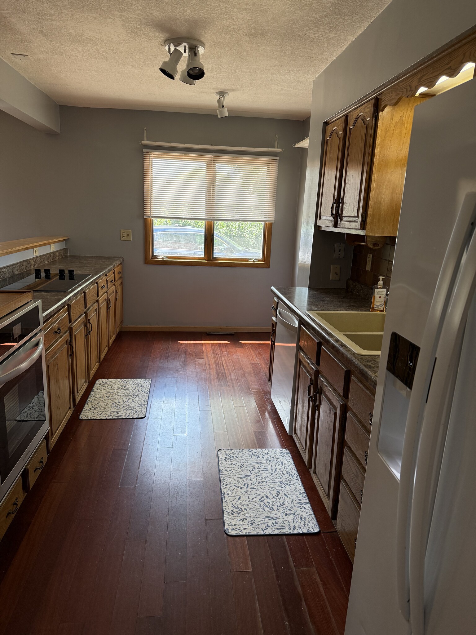 Kitchen - 2129 Midlothian Rd