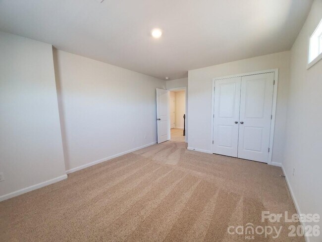 Building Photo - 3013 Lydney Cir