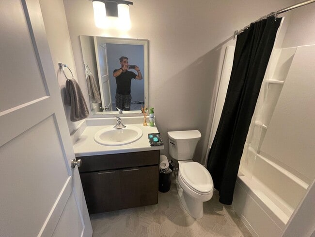 Building Photo - Newly built 2 bed / 2.5 bath townhouse in ...