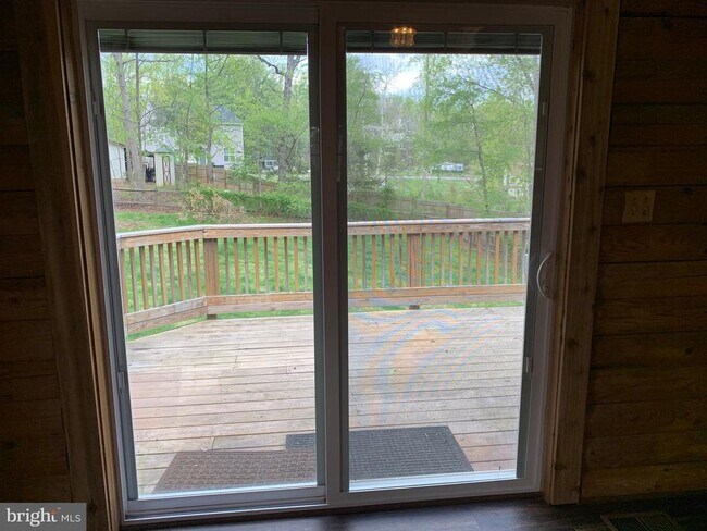 Building Photo - 7 Glade Dr