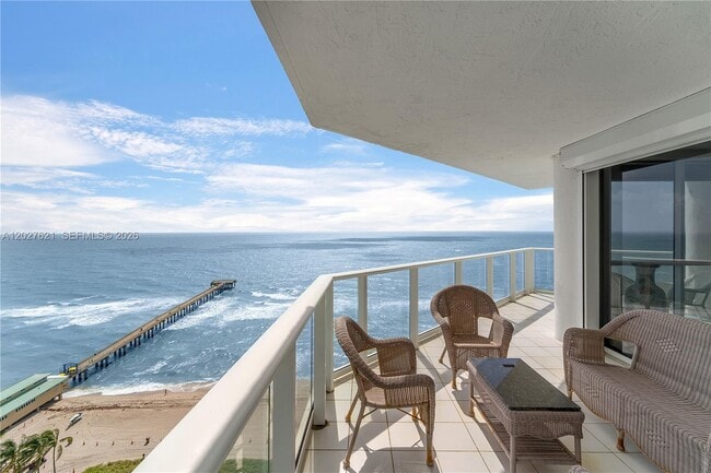 Building Photo - 16485 Collins Ave
