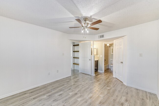 Building Photo - 250 El Dorado Blvd