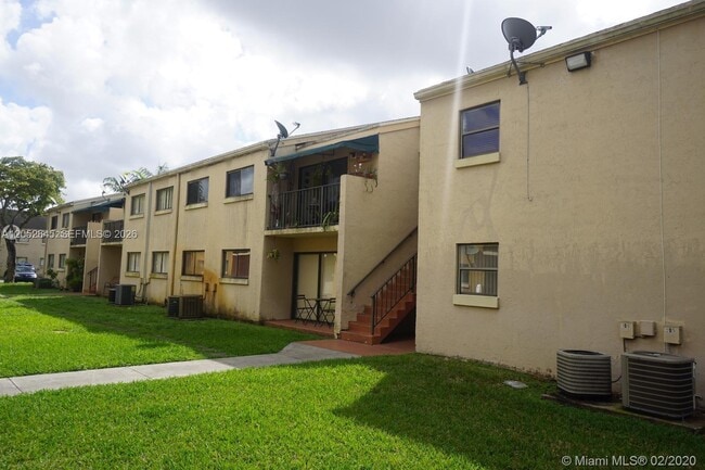 Building Photo - 7403 SW 152nd Ave