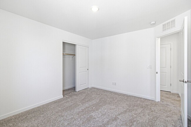 Building Photo - Spacious Southwest Las Vegas Home with Large Loft & Expansive Backyard