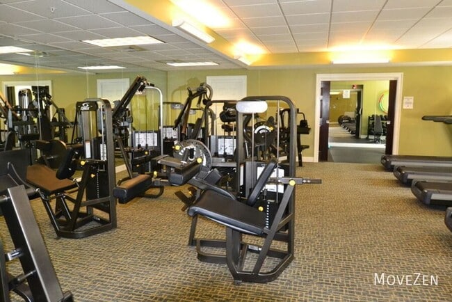 Building Photo - 300 W 5th St