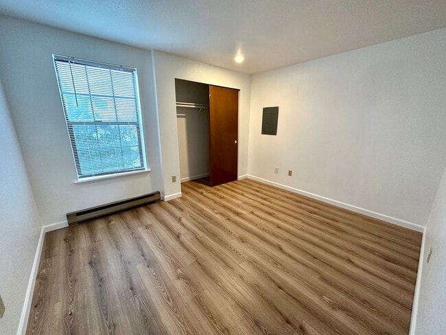 Building Photo - 2 Bed 1 Bath in heart of Bellingham